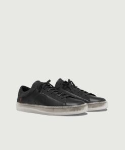 Alternative view of Low 1 | Black Ghost