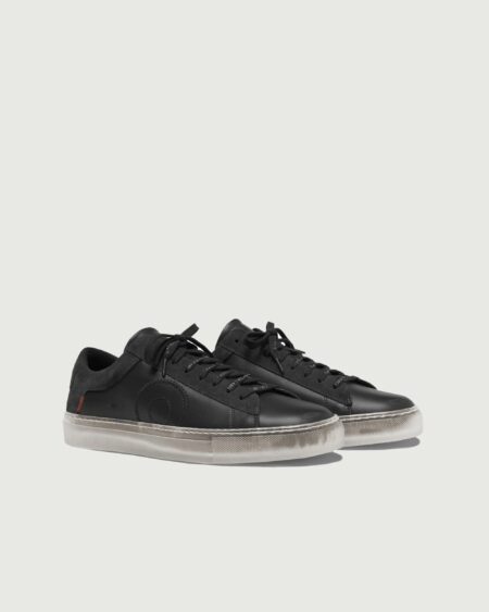 Alternative view of Low 1 | Black Ghost